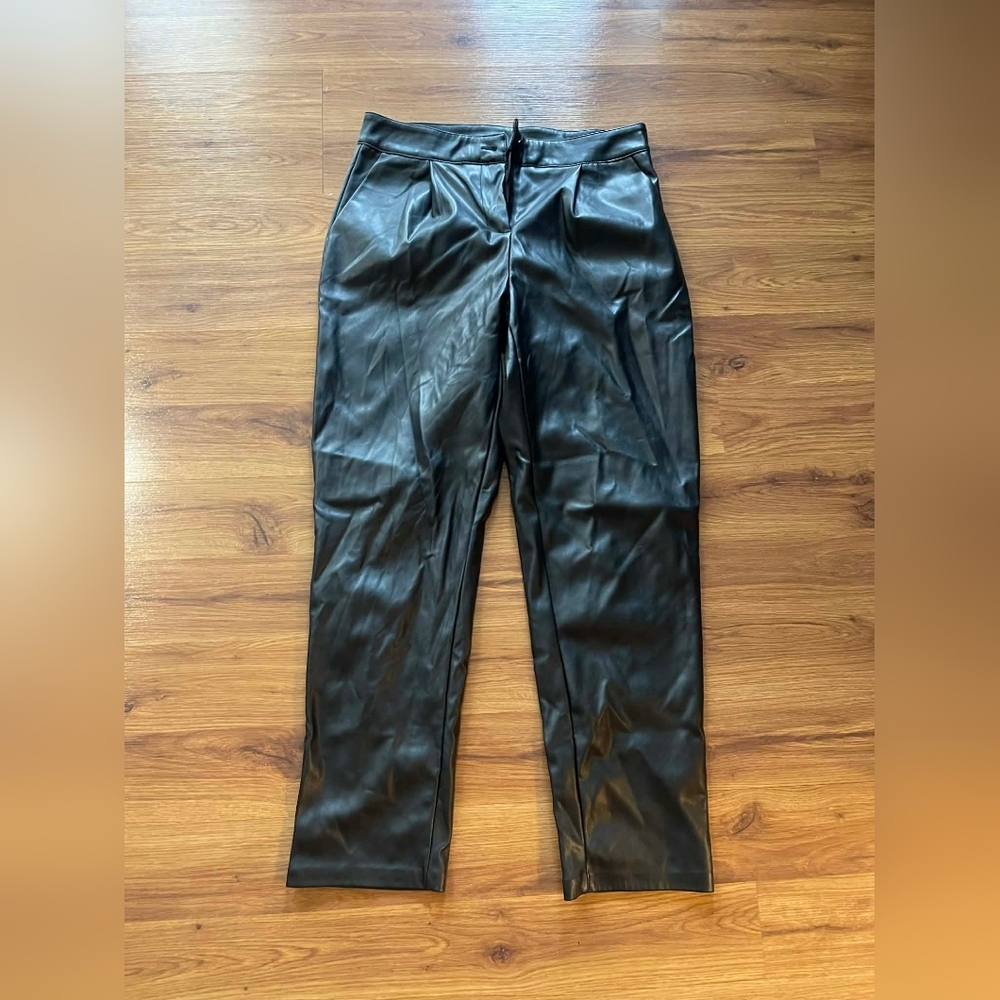 Ellen Tracy Black Faux Leather Trousers Size S